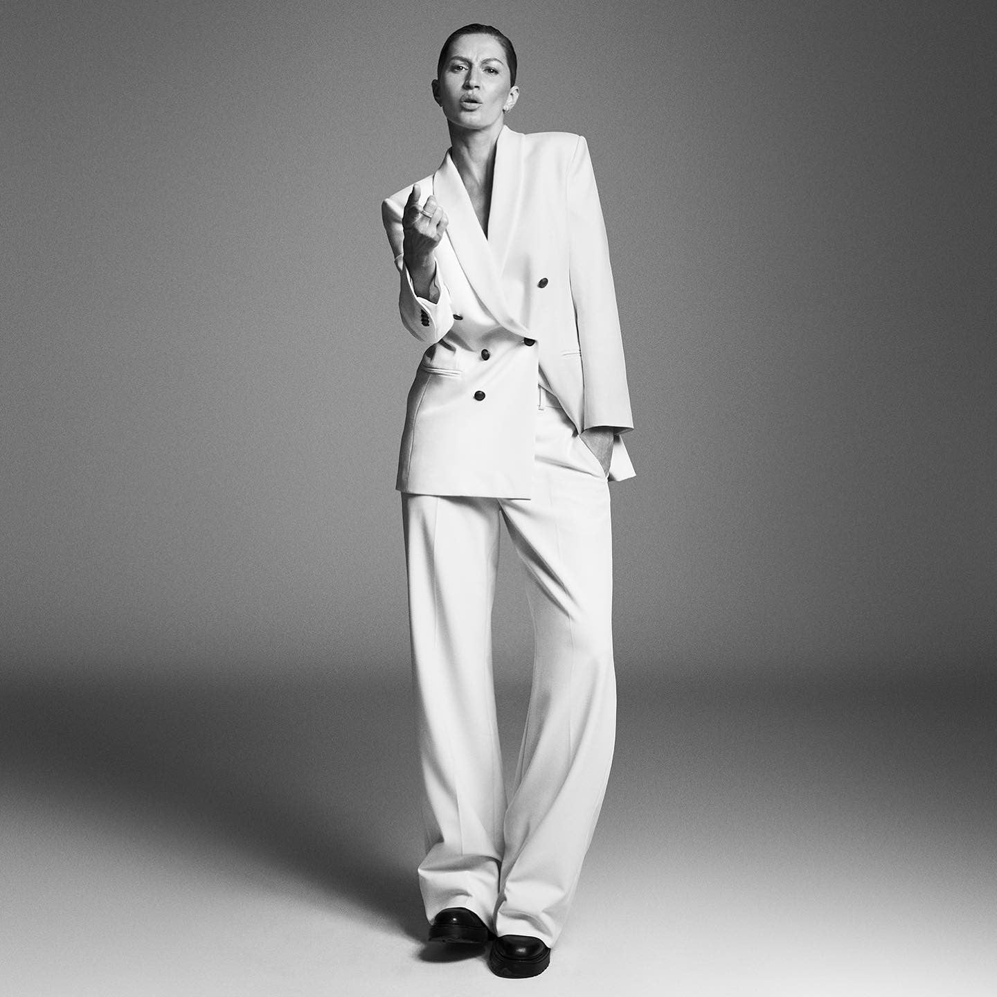 Frame Shawl Collar Blazer