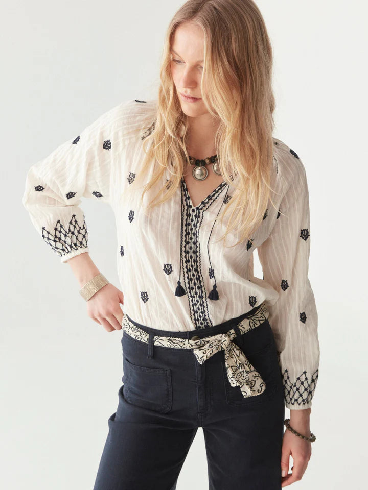 Maison Hotel Santorini Sybille Blouse