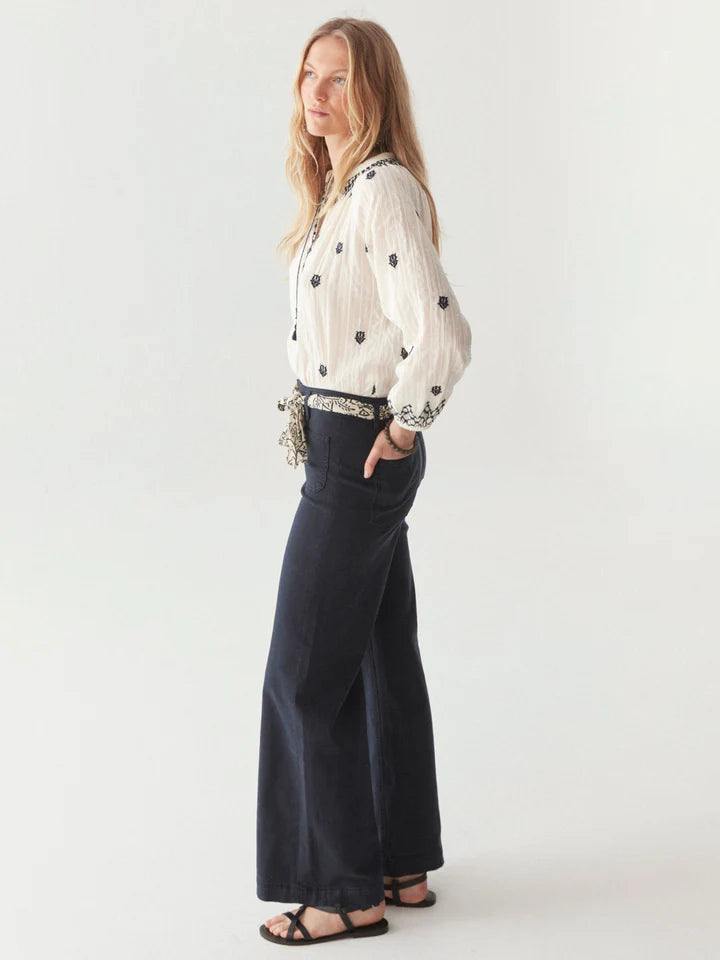 Maison Hotel Santorini Sybille Blouse