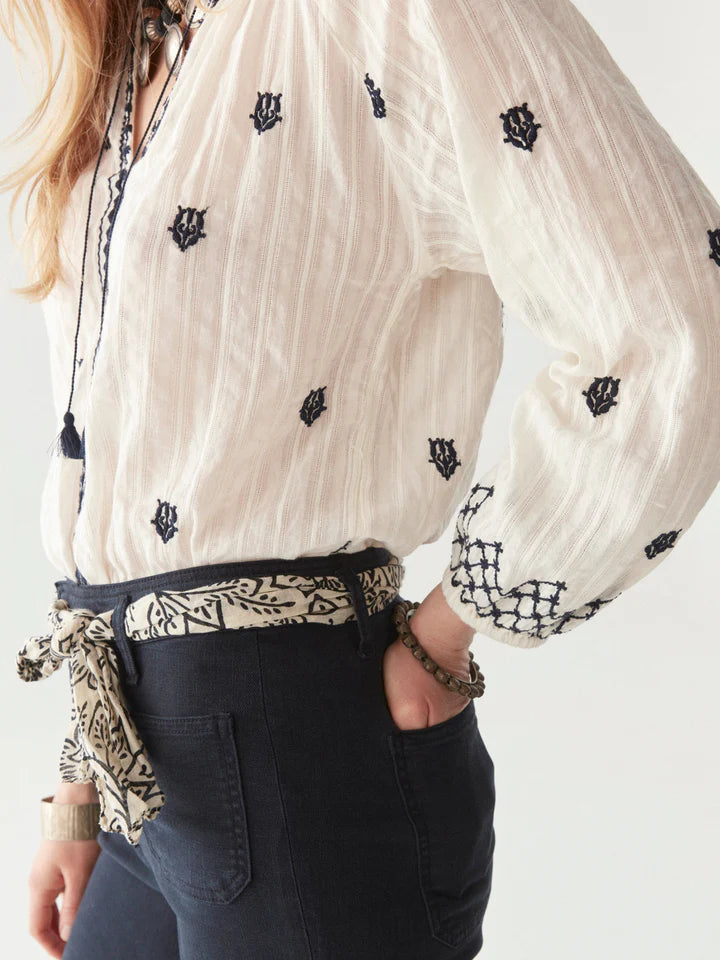 Maison Hotel Santorini Sybille Blouse