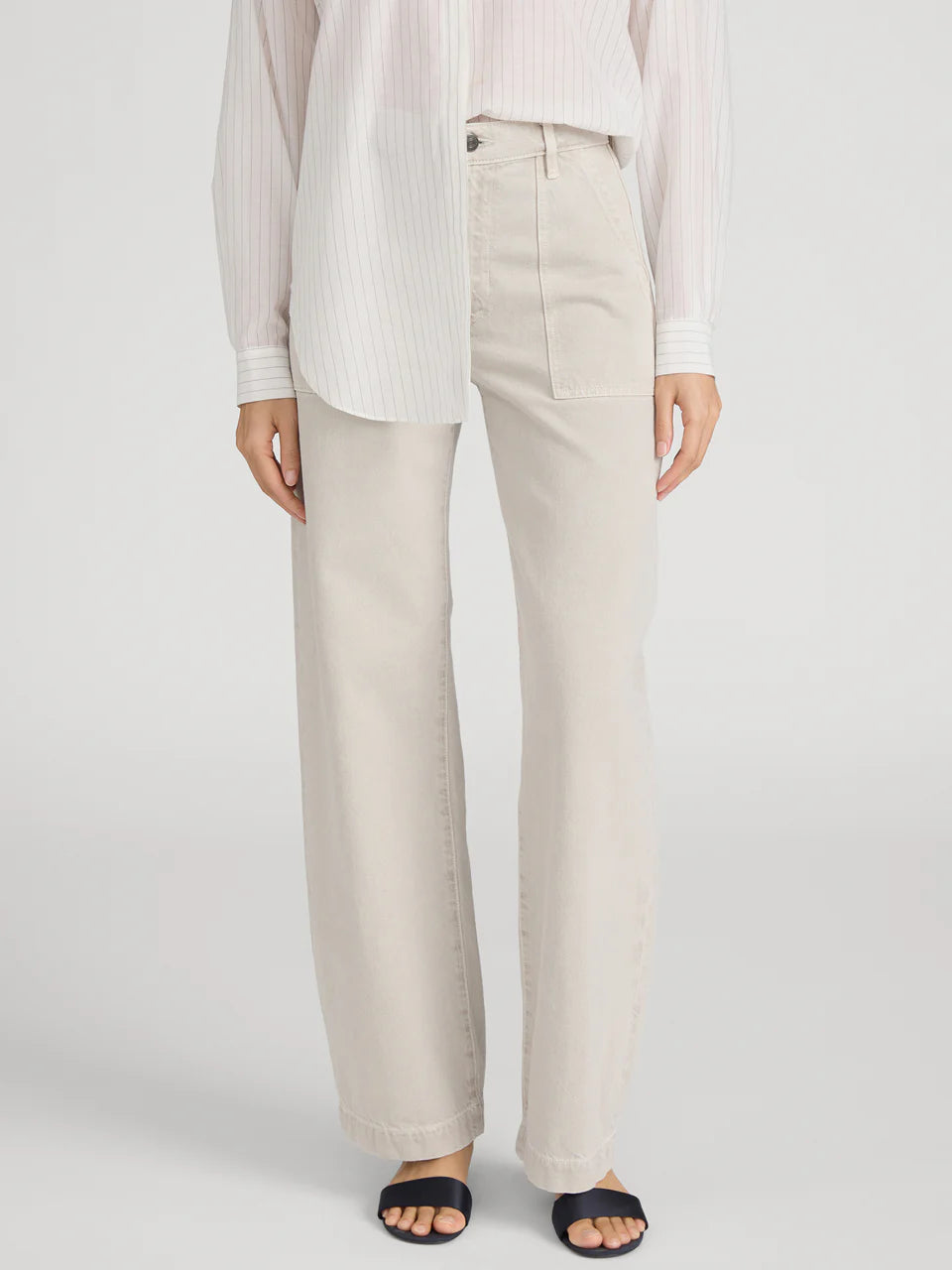 Frame The Bow Cargo Jean in Flax