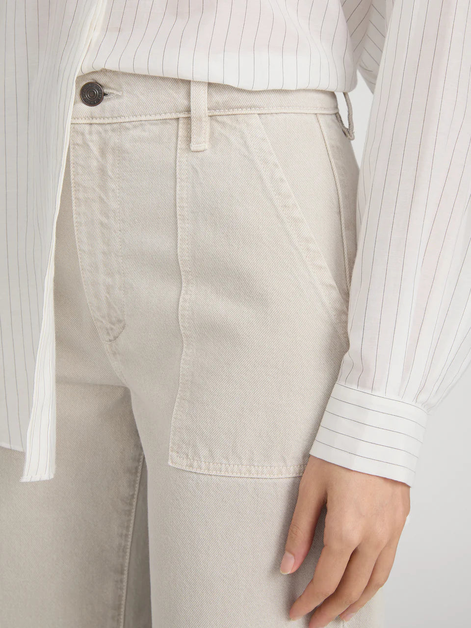 Frame The Bow Cargo Jean in Flax