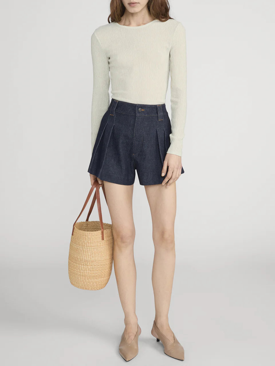 Frame The Structural Short in Rinse