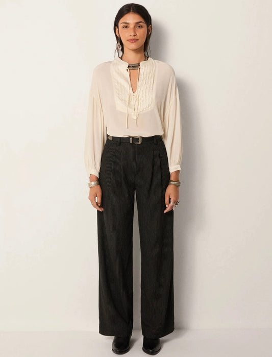 MAISON HOTEL Tuxedo Blouse Giovanni