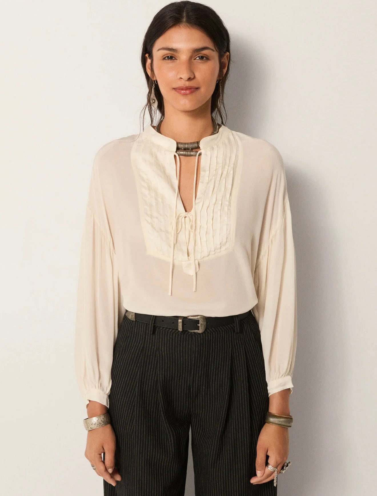 MAISON HOTEL Tuxedo Blouse Giovanni