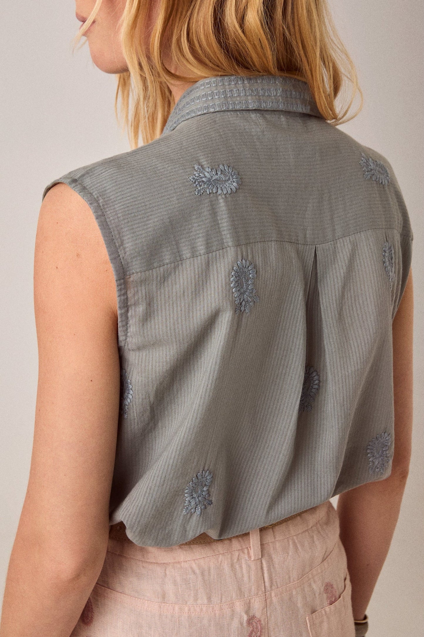Maison Hotel Blue Bell Sleeveless Shirt in Teal