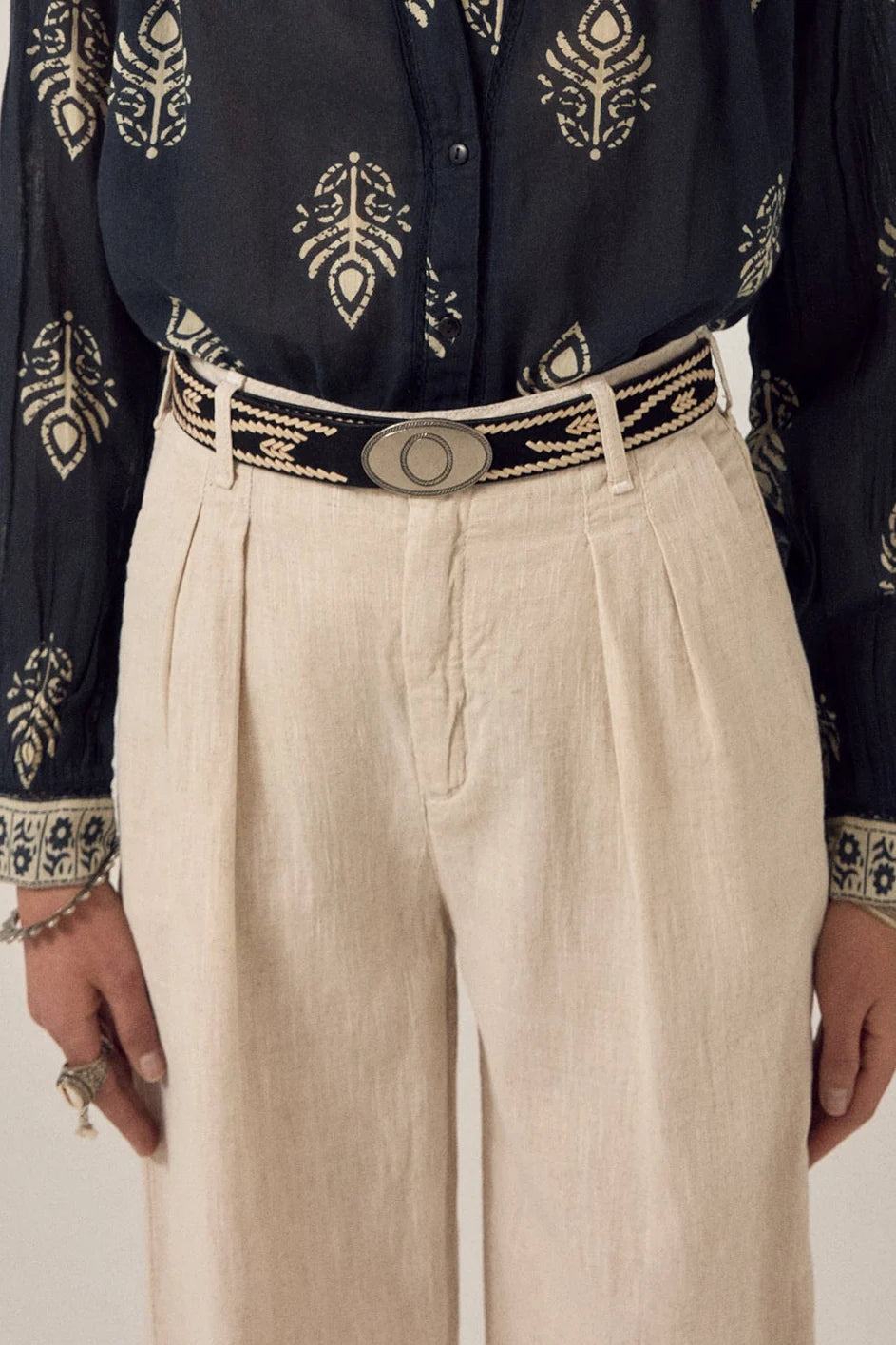 Maison Hotel Malambo Belt in Onix