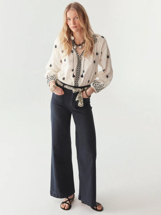 Maison Hotel Santorini Sybille Blouse