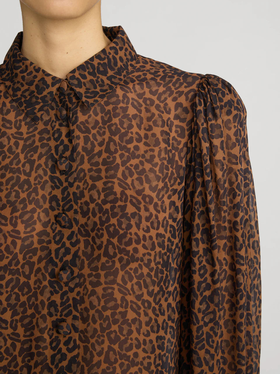 Frame Silk Prairie Shirt in Light Leopard