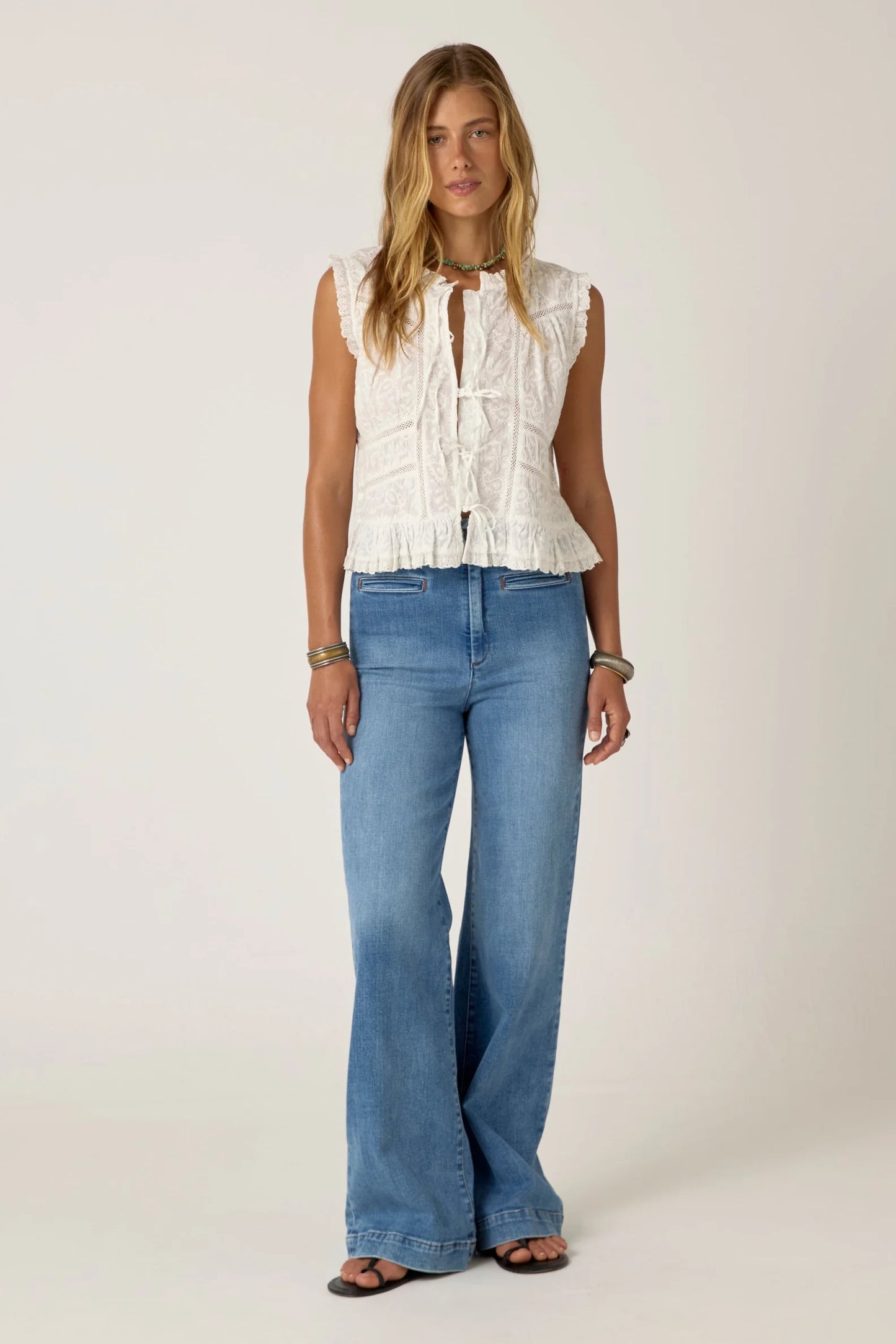 Maison Hotel Romantic Ameba Camila Top in Full Moon